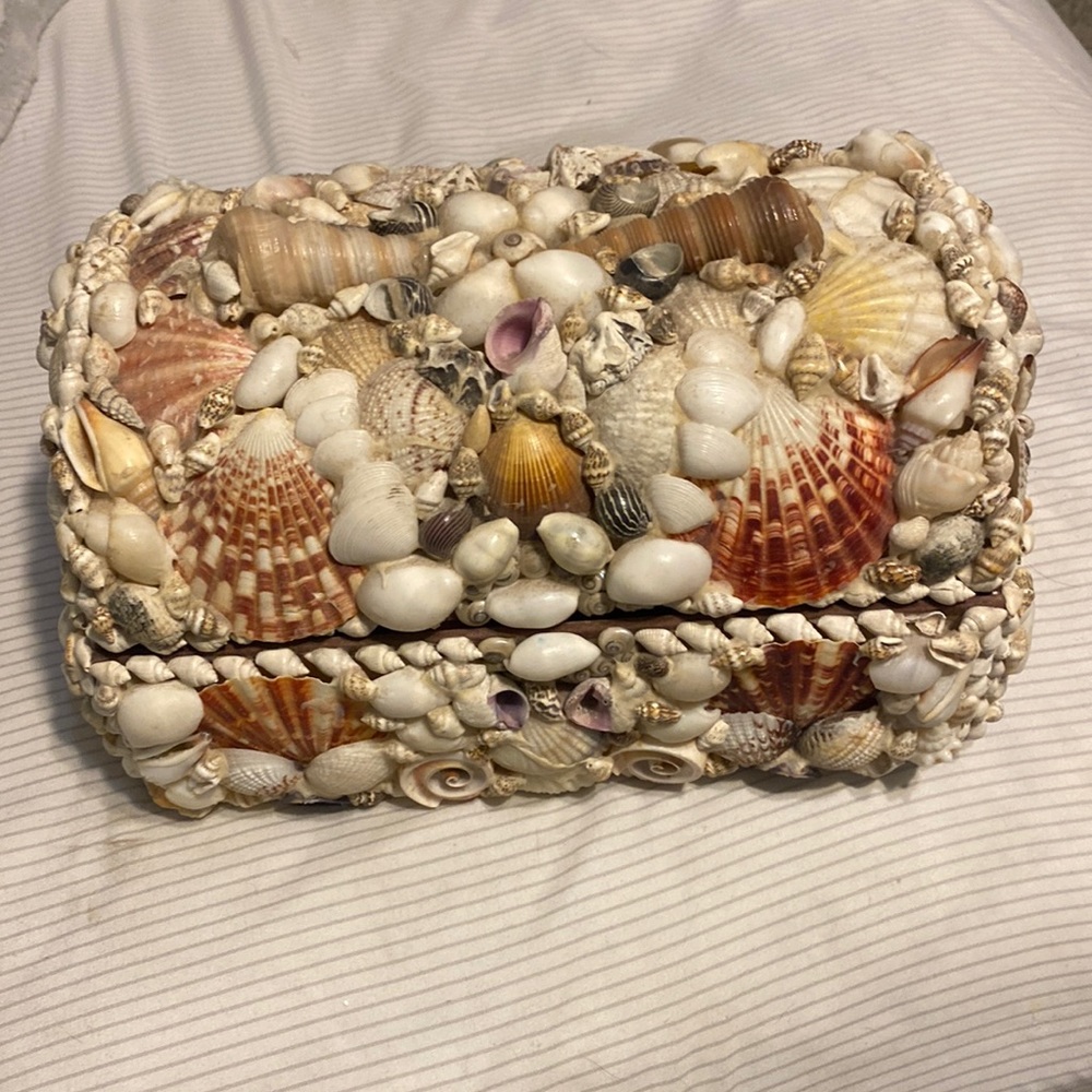 Show covered storage box